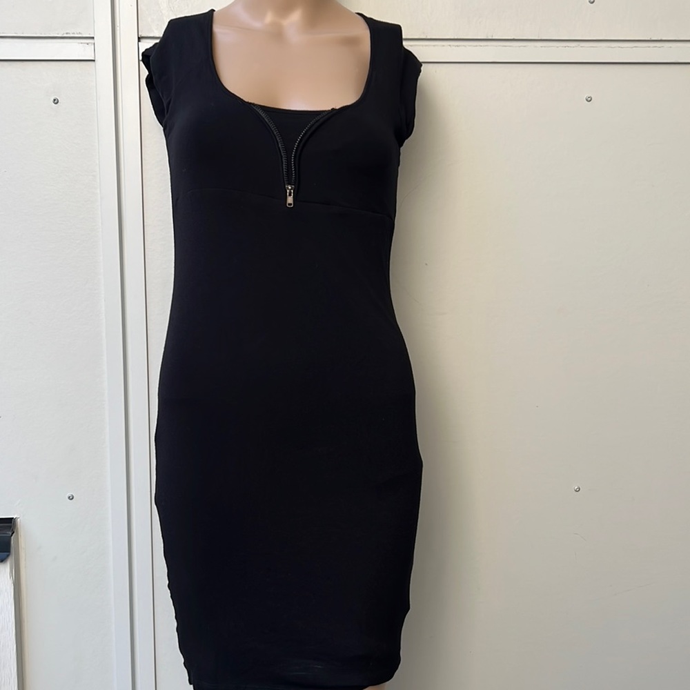 Black drape back grommets dress sizeSP